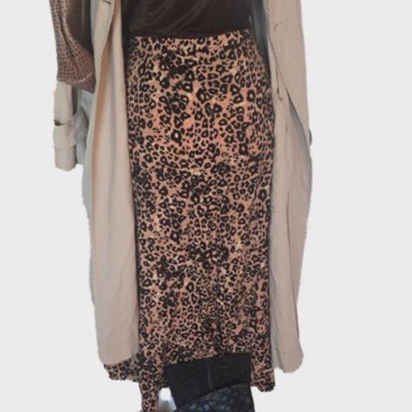 Trendy Leapord Print Skirt, Size 4 - Picture 2 of 2